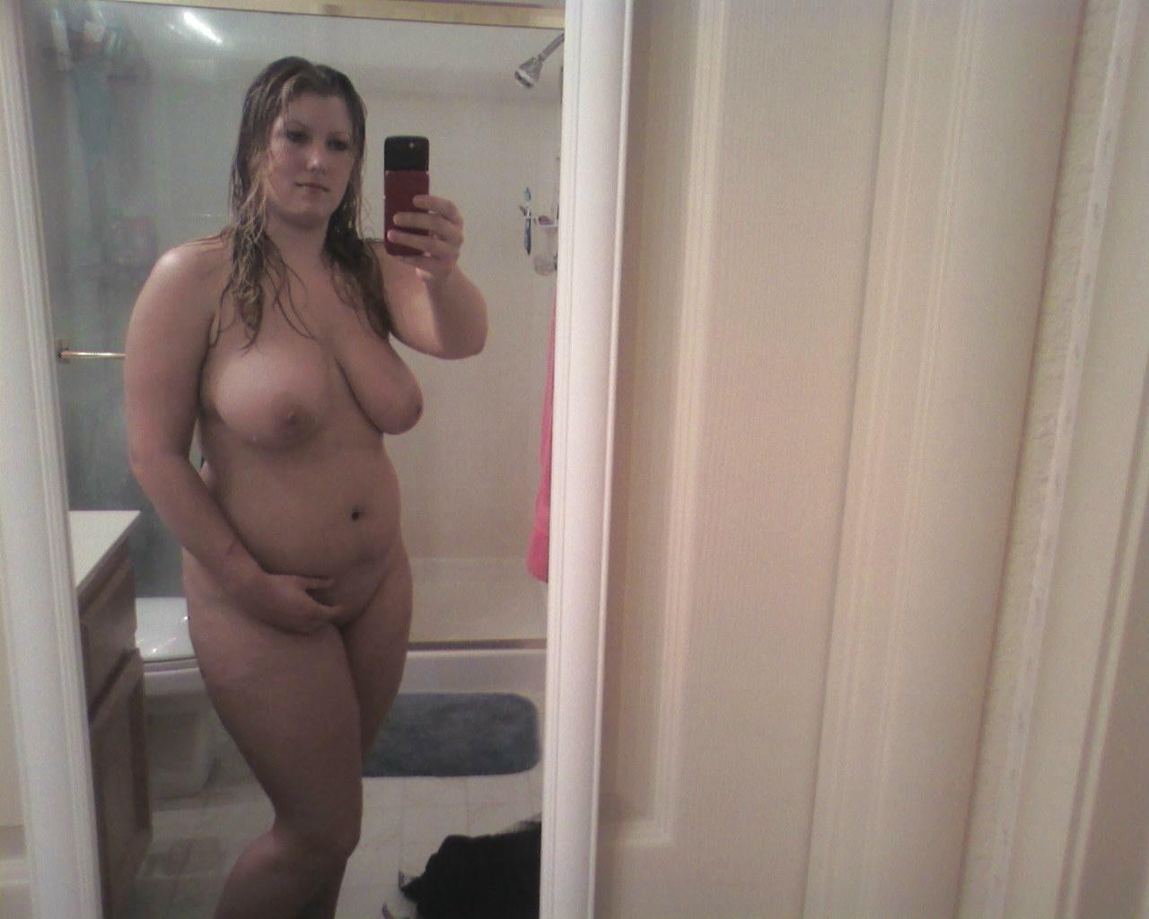 nerd girl nude selfies