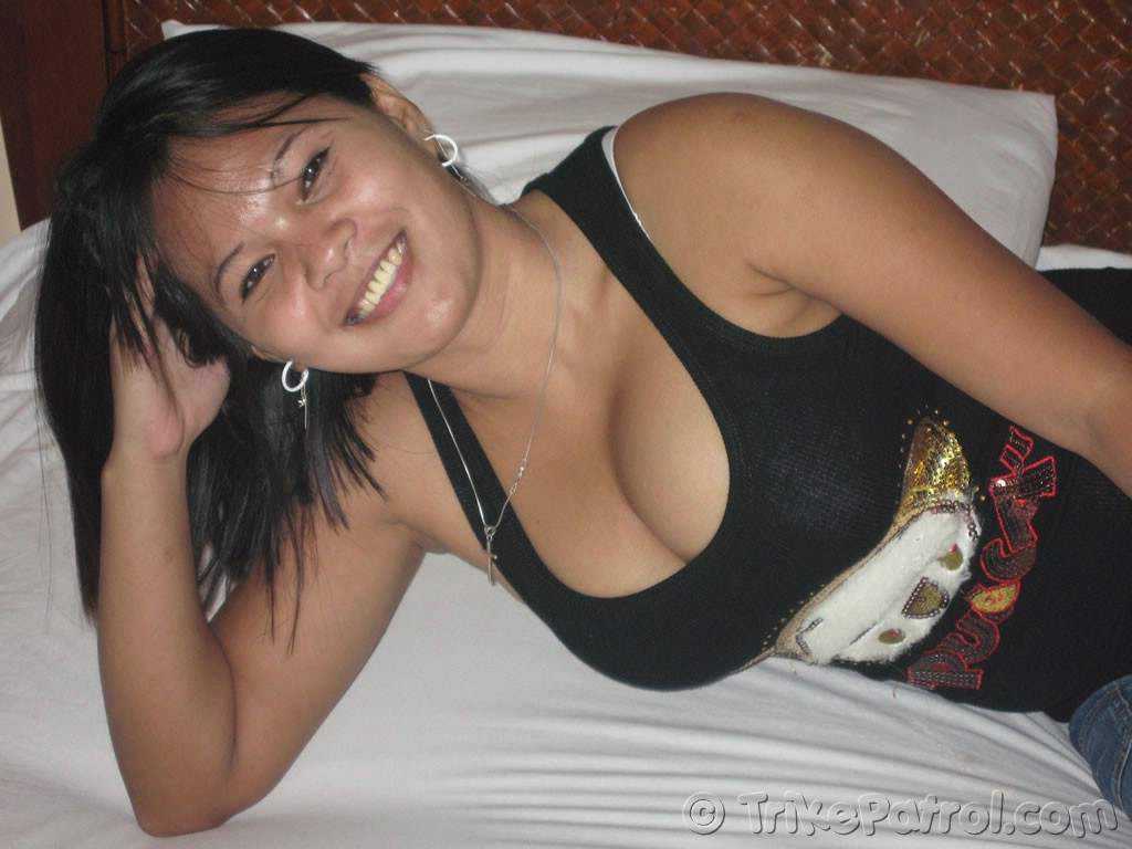 Sexy assed Pinay amateur has sex with white tourist