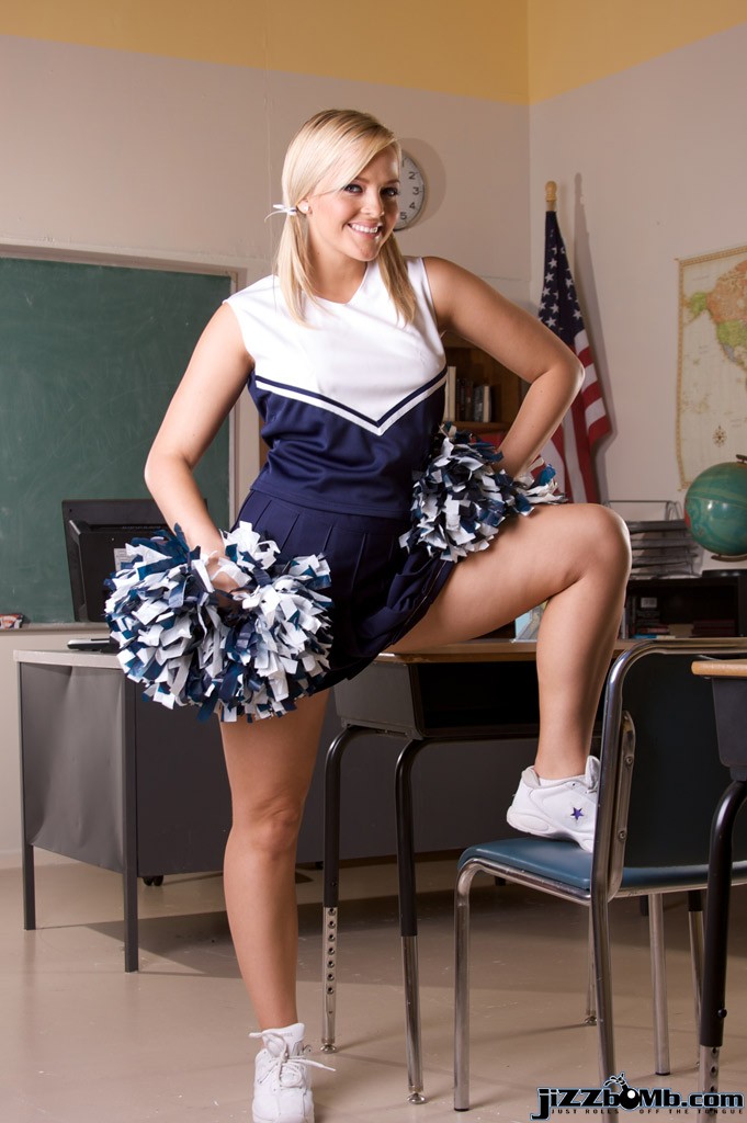681px x 1024px - Alexis Texas Shakes More Than Her PomPoms