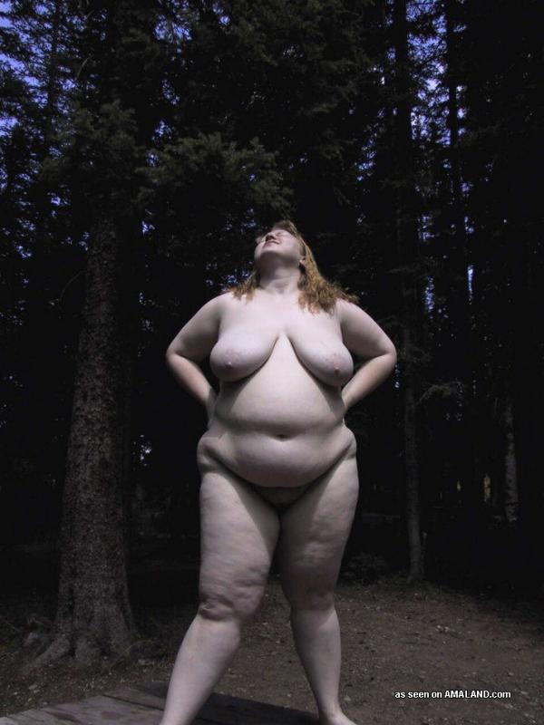 Amateur huge GF loves posing nude outdoors