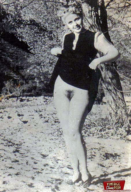 454px x 665px - Outdoor vintage ladies nude