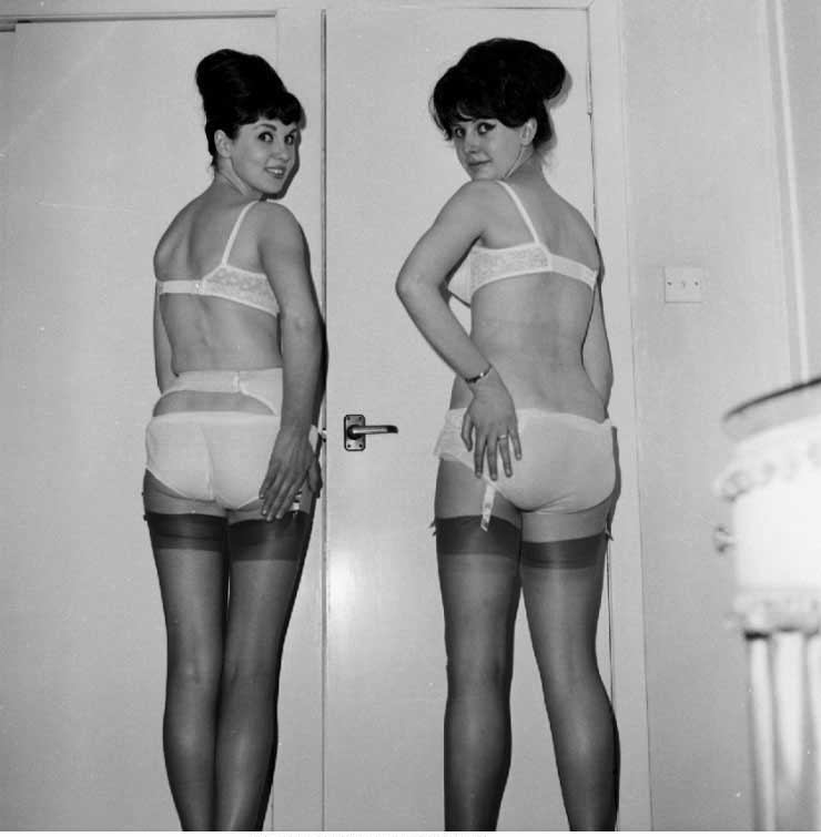 Vintage Retro Panty - Retro lingerie pictures featuring pretty gals pose in bras, panties and  sheer stockings very willingly