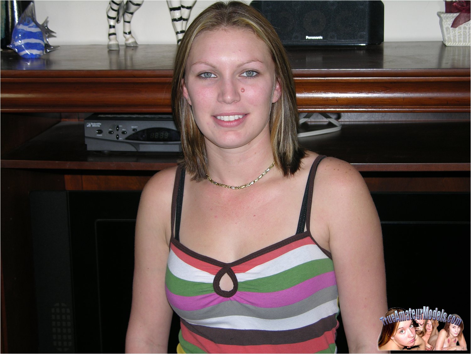 23 Year Old Amateur Girl Spreading All Apart Nude