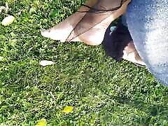 Sexy Feet katee life owenindex Mom Rests In The Park And Doing Her Nails