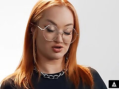 Emma Magnolia - Up Close - How Women suddenly she is invisible With Redhead Pawg Solo Female Masturbation! Full Scene