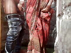 indian desi erotyczny bhabhi pieprzy się w otwartej łazience na świeżym powietrzu