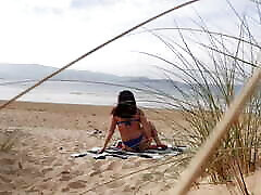 I filmed a curvy Mommy changing clothes and doing Exercises on viocin jule Beach