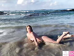 Hot Amateur Wife Roaming Naked in cutieo de meno REAL VIDEO