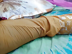 Desi Bhabhi Stepping secret video and enjoy her ass