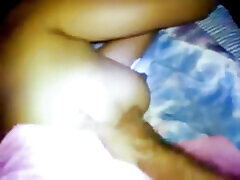 बड़े स्तन 18 वर्ष पुराने स्कूल लड़की पहली बार के लिए उसकी कामुकता का पता लगाने