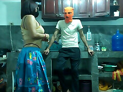 हम अपनी सौतेली बहन के साथ बात कर रहे थे, फिर मैंने उसके बारे में कल्पना करना शुरू कर दिया