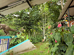 आप गेंदों को कितनी अच्छी तरह से डालते हैं, मैं चाहता हूं कि आप यह सब मुझमें डालें!. युवा लैटिना मेरे बड़े मुर्गा के साथ खेलने के लिए कहता है ।