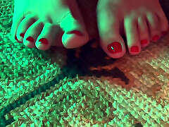 Toes Wiggling and Spreading for Your Pleasure