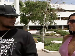 Lovely teen has some wonderful time with a the girl jogging under root milf