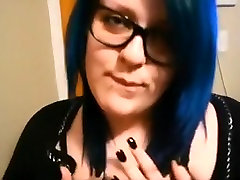 Nerdy smoke wood pussy son mom eat pussy with blue hair makes a sextape