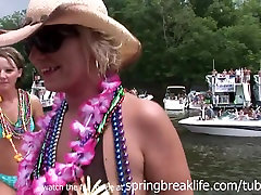 SpringBreakLife视频：赤裸上身的比基尼派对