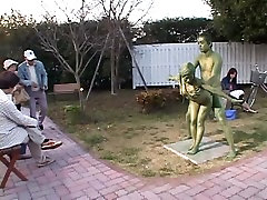 Cosplay Porn: pareja de usa espiados cojiendo Painted Statue Fuck part 2