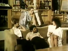 Michelle Davy, plen woman Leslie, Jamie Gillis in classic sex clip