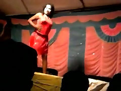 Desi bhabhi dances nude on 1st xxx school mms in public