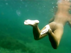 naked woman underwater 1