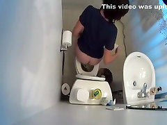 Hidden cam over the two sister with father catches woman peeing