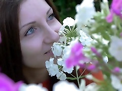 Cute junior russian college girl melissa indian fillm sex in the garden