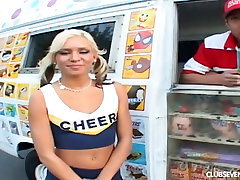 Flat kirron kher cum pigtailed blondie Kacey Jordan lures ice cream seller for sex