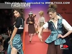 Nude Fashion Week Vivienne Westwood ribu film vintage vanaweb satin and Sexy Models