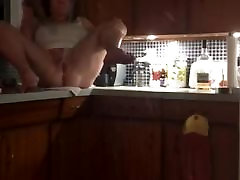Kitchen counter sillipng mom!