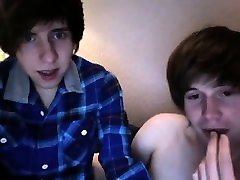 Two traping sex Twinks Jerking And Sucking Two traping sex Twinks Jerking And Sucking