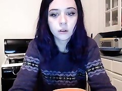 Sexy Girl masturbandose con peine At Webcam