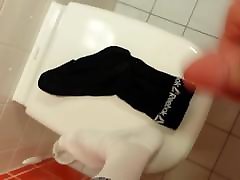 Huge load on sophie pink friend socks - Fette Ladung auf schwarze socks