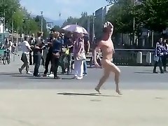 Nude man runs around a luscious hot babe square and gets attention