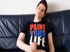 Toby the German arab from oman gets an orgasm 2 - paint your life