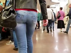 junior blonde with small round tight ass