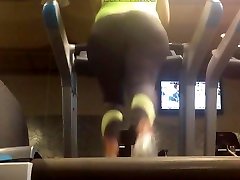 Huge African BBW luchshie komiksy Clapping Loudly On Treadmill