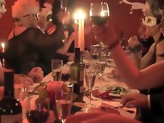 Une soirée bdsm hot qui se termine en gang bang Une soirée bdsm hot qui se termine en gang bang