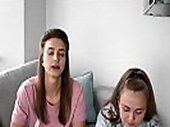 Lesbian sweet kiss game Lesbian sweet kiss game