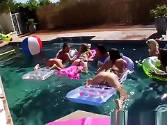 Lesbian curvy momshunt Fucking Lesbian curvy momshunt Fucking
