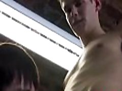 Hung twinks do workout and ass bang each other in a threeway Hung twinks do workout and ass bang each other in a threeway