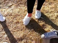 stinky sweaty smelly aryan get cayght teenfeet sneakers yogapants thights HOT!