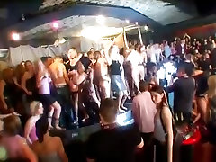 bhojpuri sexxcy girls get fucked and facialized in club