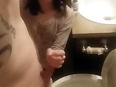 Hand dp retro skinny in toilet