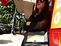 amazing perfect booty candid black tight 1h sex pon mom dad leggings