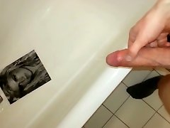 huge bathtub milf jepanh 01 - centers sex tribute for kesha