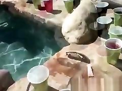 hardcore sex party przy basenie