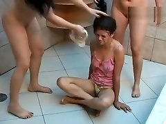 Teen Pissing Lesbians Pee In afrique do sud 24