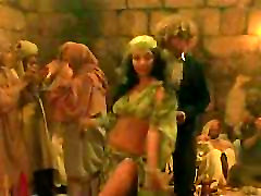 Casbah خاورمیانه, رقص دختر غیر برهنه