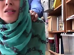 Pawn shop bathroom Hijab-Wearing milf in offices Teen Harassed For