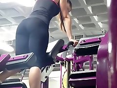 Candid ass & sister to btother sex - gym girl bent over in tights